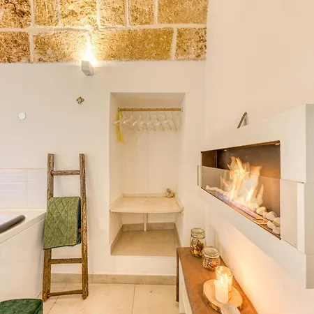 Andrea's Luxury Climatizzata Con Vasca Idromassaggio Nel Centro Storico
