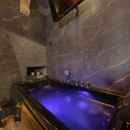 아파트 Andrea's Luxury Climatizzata Con Vasca Idromassaggio Nel Centro Storico 프레제스
