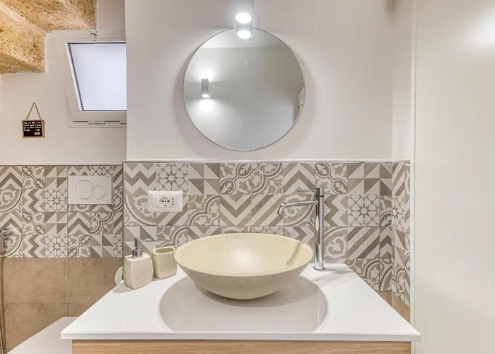 Andrea's Luxury Climatizzata Con Vasca Idromassaggio Nel Centro Storico Διαμέρισμα *