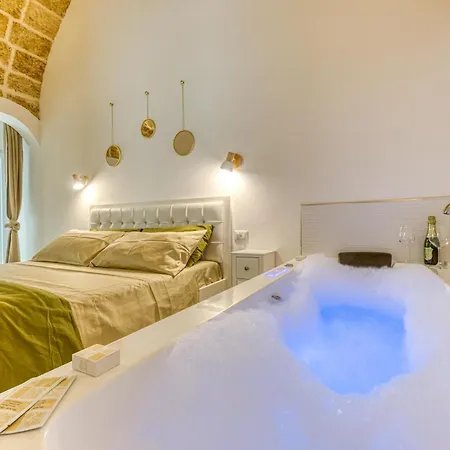 Andrea's Luxury Climatizzata Con Vasca Idromassaggio Nel Centro Storico *