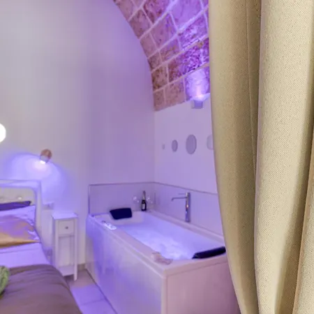 Διαμέρισμα Andrea's Luxury Climatizzata Con Vasca Idromassaggio Nel Centro Storico *