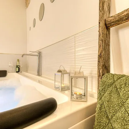 Apartamento Andrea's Luxury Climatizzata Con Vasca Idromassaggio Nel Centro Storico