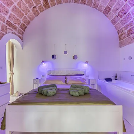 Andrea's Luxury Climatizzata Con Vasca Idromassaggio Nel Centro Storico Διαμέρισμα Presicce