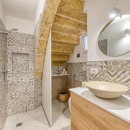 Andrea's Luxury Climatizzata Con Vasca Idromassaggio Nel Centro Storico *
