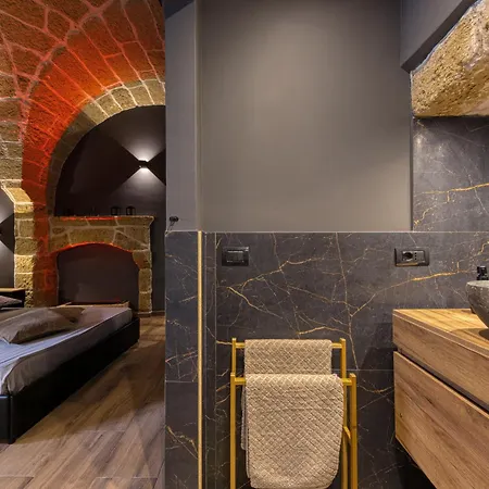Andrea's Luxury Climatizzata Con Vasca Idromassaggio Nel Centro Storico Apartment
