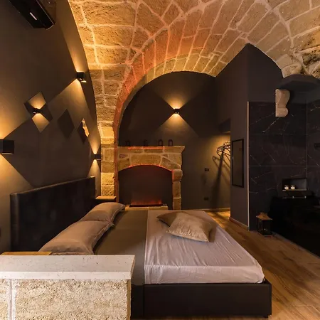 Andrea's Luxury Climatizzata Con Vasca Idromassaggio Nel Centro Storico 아파트 *