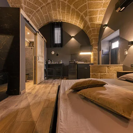 Andrea's Luxury Climatizzata Con Vasca Idromassaggio Nel Centro Storico * 프레제스