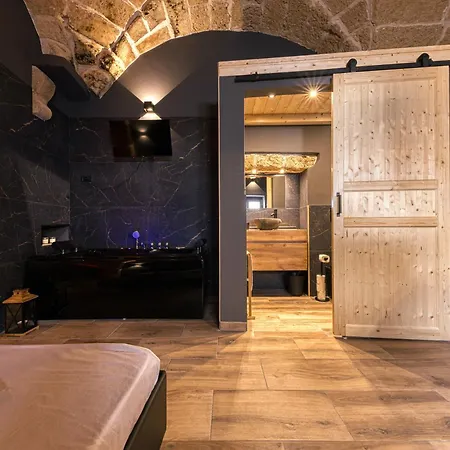 아파트 Andrea's Luxury Climatizzata Con Vasca Idromassaggio Nel Centro Storico *