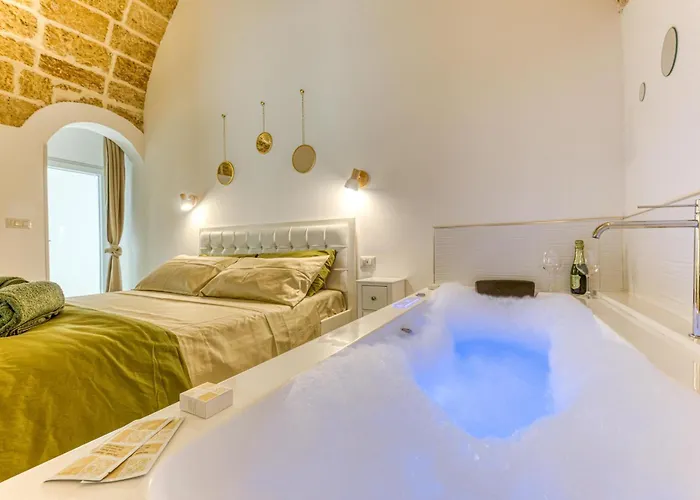 Andrea's Luxury Climatizzata Con Vasca Idromassaggio Nel Centro Storico *