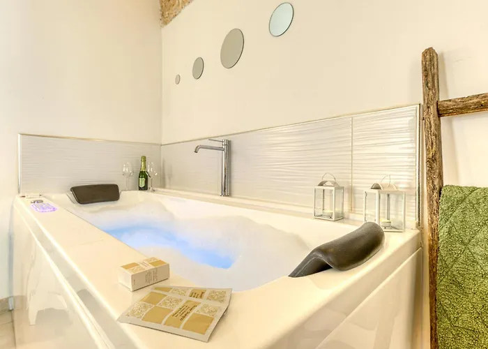 Andrea's Luxury Climatizzata Con Vasca Idromassaggio Nel Centro Storico Appartement Presicce