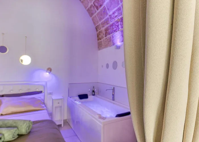 Apartment Andrea's Luxury Climatizzata Con Vasca Idromassaggio Nel Centro Storico *
